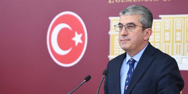 CHP'de Gökhan Günaydın'ın Grup Başkanvekilliği iade edildi