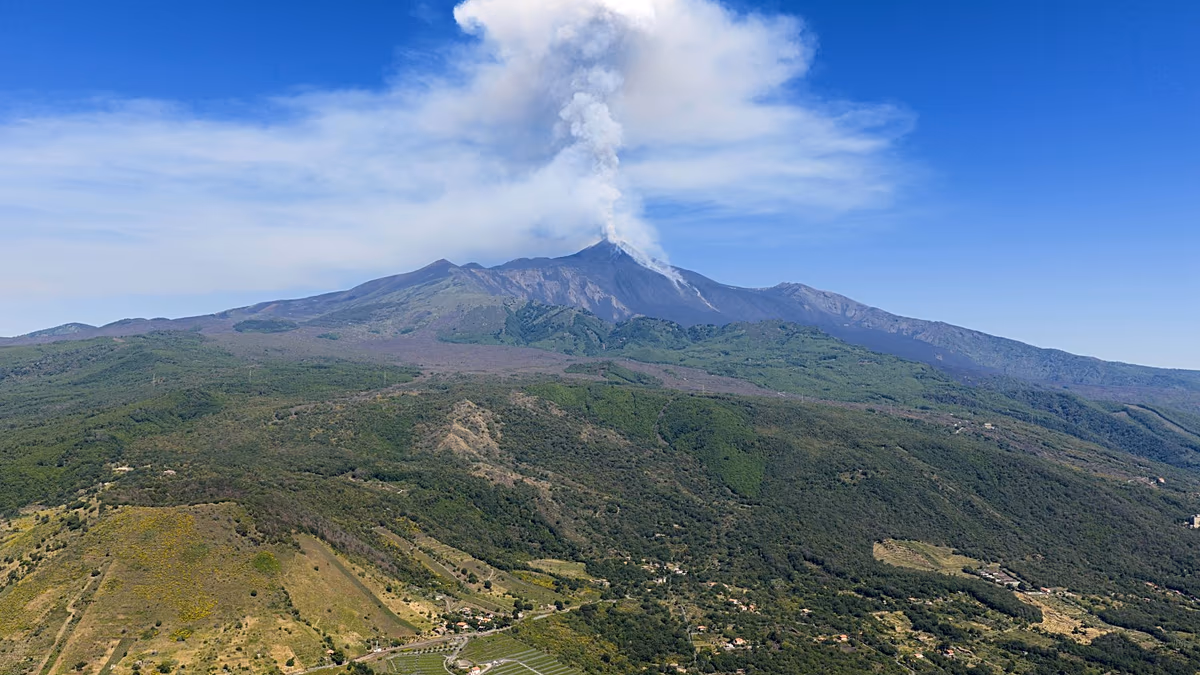 Etna faaliyeti nedeniyle Catania Havalimanı uçuşları durdurdu