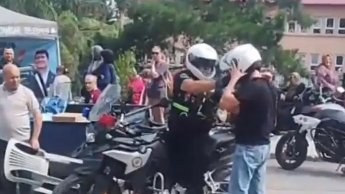 Sınava geç kalan öğrencilerin yardımına polis yetişti