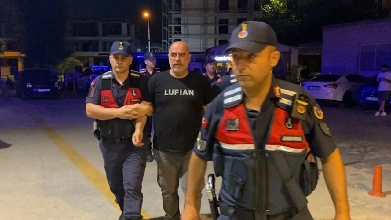 Ezel Akay gözaltına alındı: Evinde kenevir ve esrar bulundu