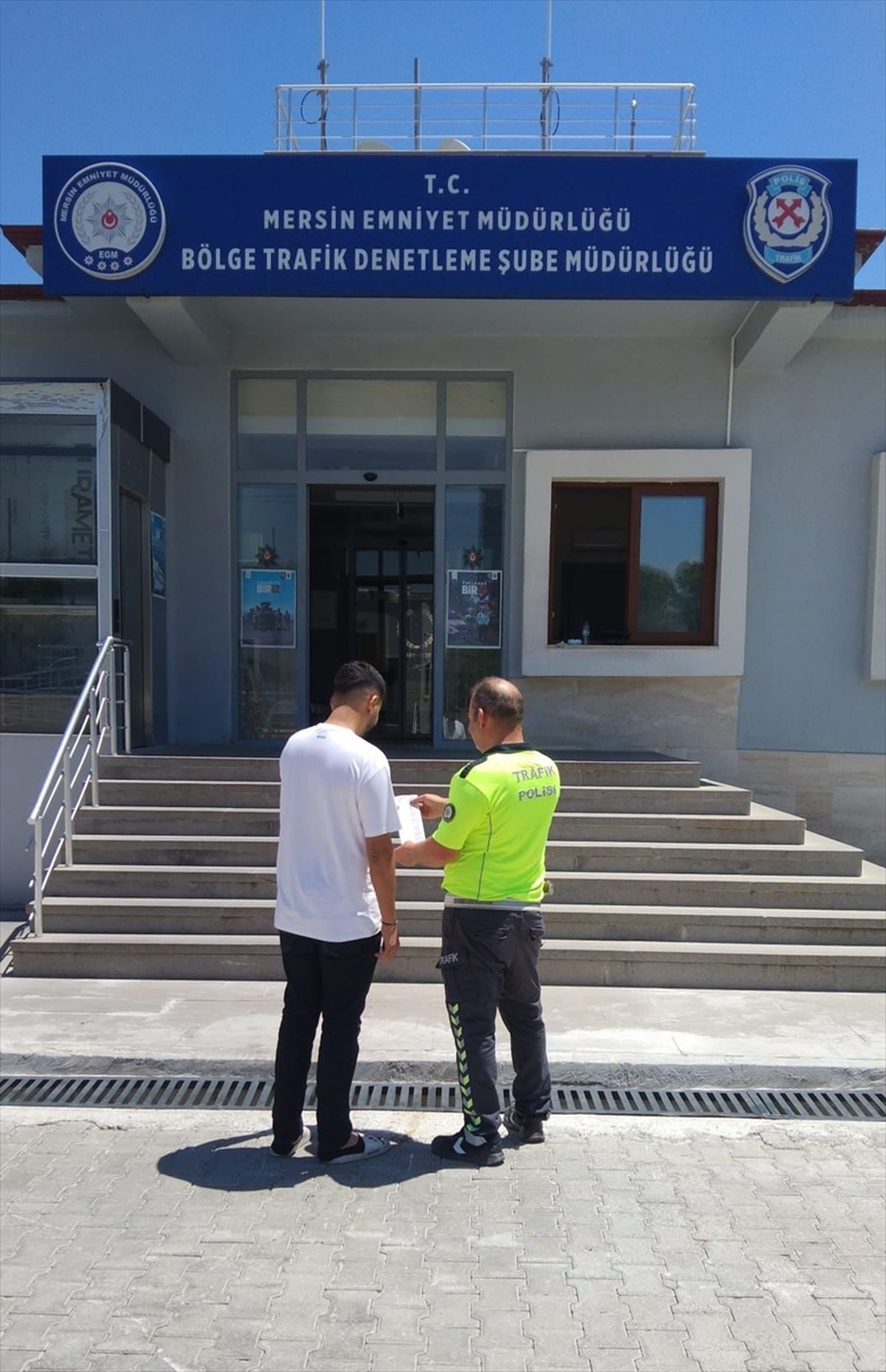 Mersin'de otoyolda trafiği tehlikeye düşüren sürücüye 21 bin 629 lira ceza