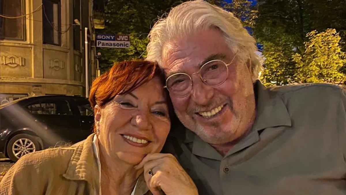 Yarım asrı deviren aşkın en güzel kanıtı! Erdal Özyağcılar ve Güzin Özyağcılar’dan 55. yıllarına özel nostaljik paylaşım