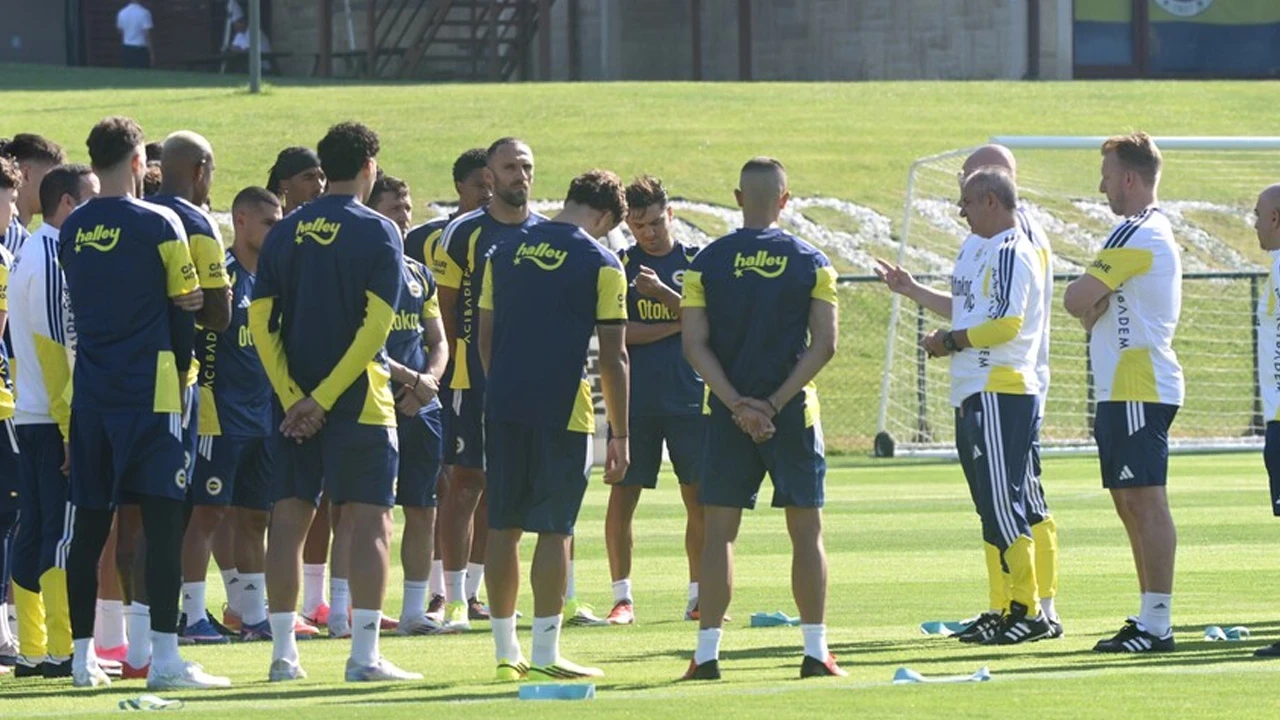 Fenerbahçe'de yeni sezon mesaisi sürüyor