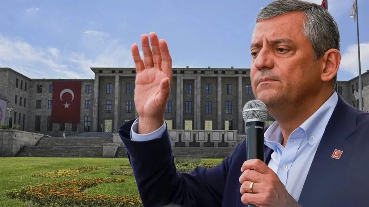 Özel'in kurmaylarından yeni parti açıklaması! ‘Hemen bu pazartesi…’