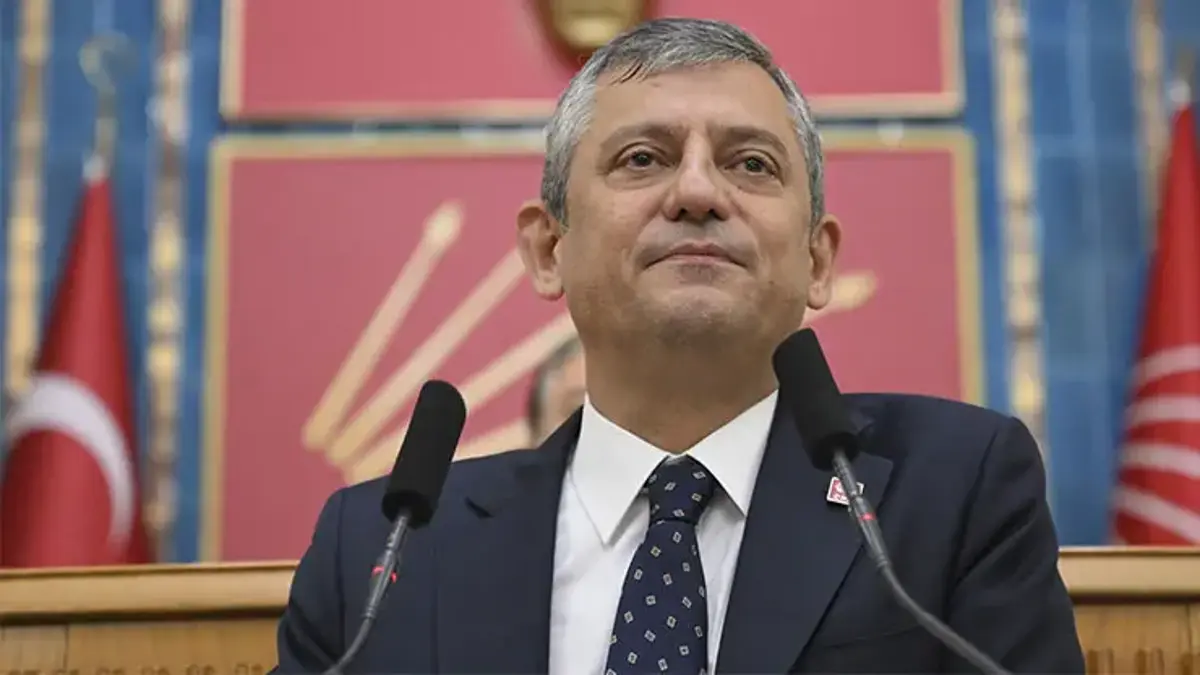 SON DAKİKA... Özgür Özel CHP'den istifa etti! Yeni Parti'nin kuruluş evraklarını imzaladı