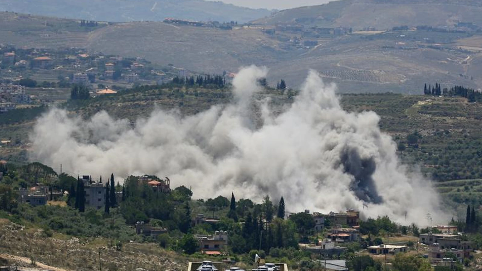 İsrail'den Lübnan'ın kalbine yeni hava saldırısı
