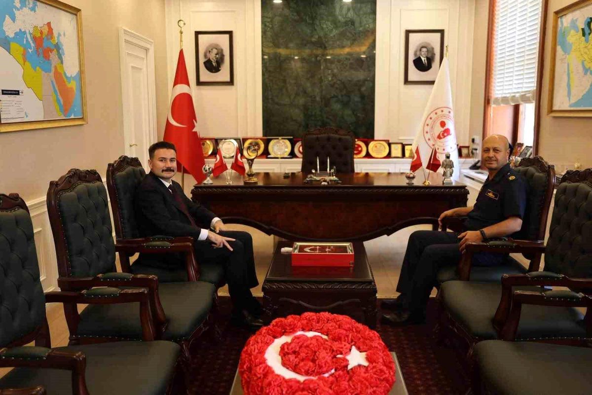 Boğaz ve Garnizon Komutanı Biçen ile Kaymakam Acar'dan Gökçeada değerlendirmesi