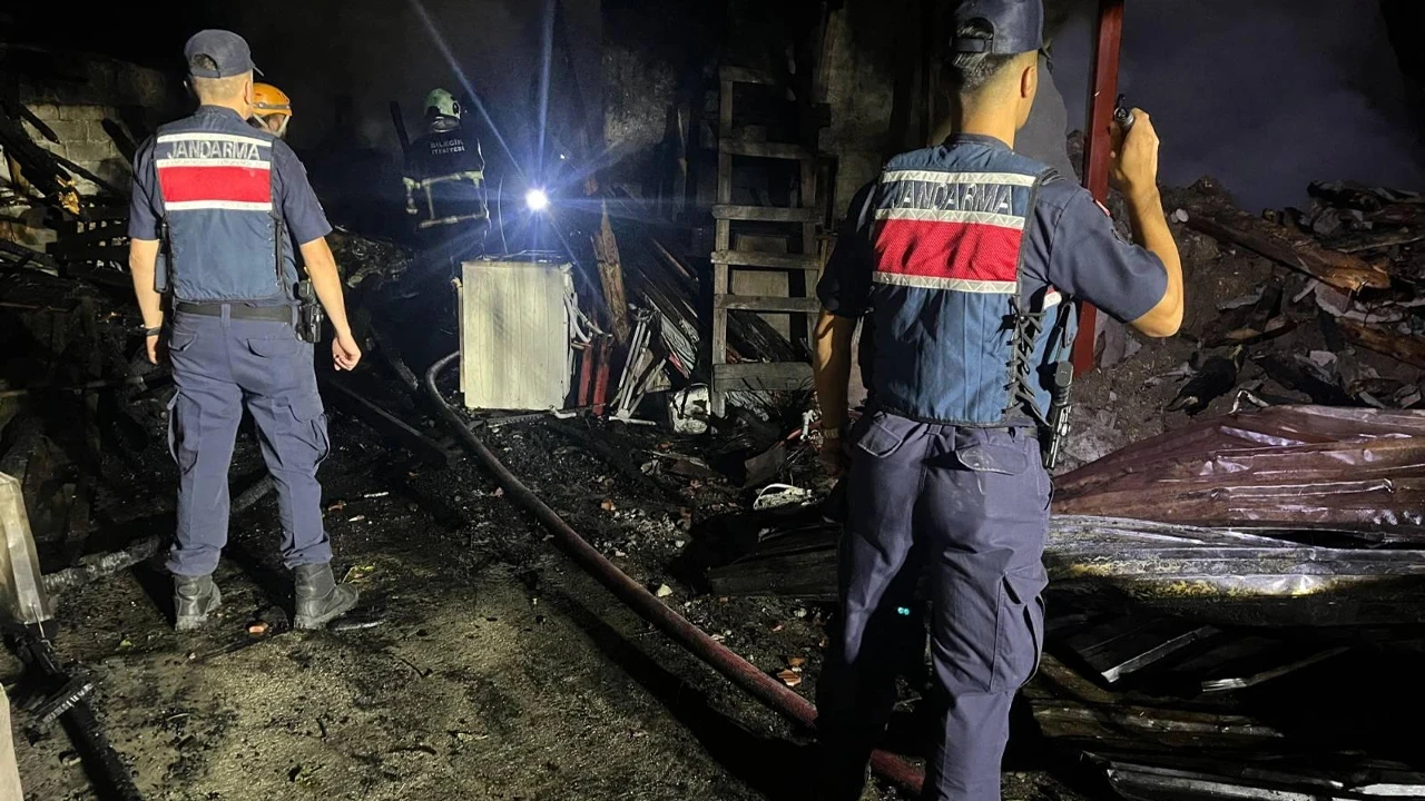 Gülümbe Köyü'nde yangın paniği: Alevler ikinci eve sıçradı