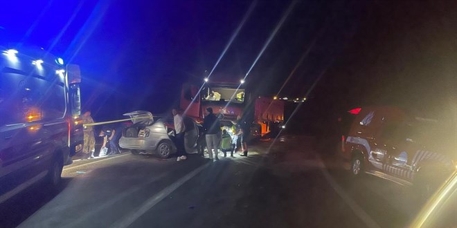 Malatya'da tırla otomobil çarpıştı: Aynı aileden 3 kişi öldü