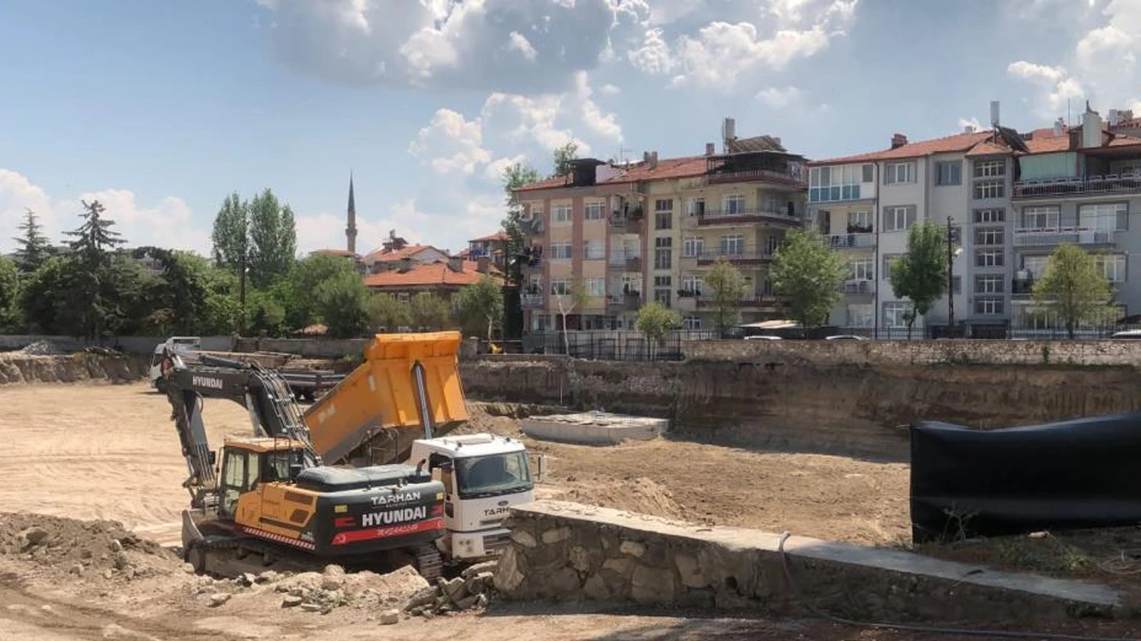 Isparta'da kanalizasyon hattı çalışmasında göçük