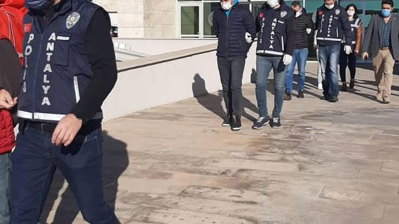 Bayındır’da uyuşturucu operasyonu: 3 gözaltı