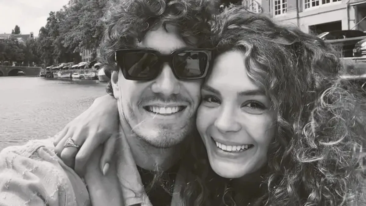 Dile kolay tam 4 yıl oldu! Ebru Şahin ve eşi Cedi Osman’dan romantik yıl dönümü kutlaması...