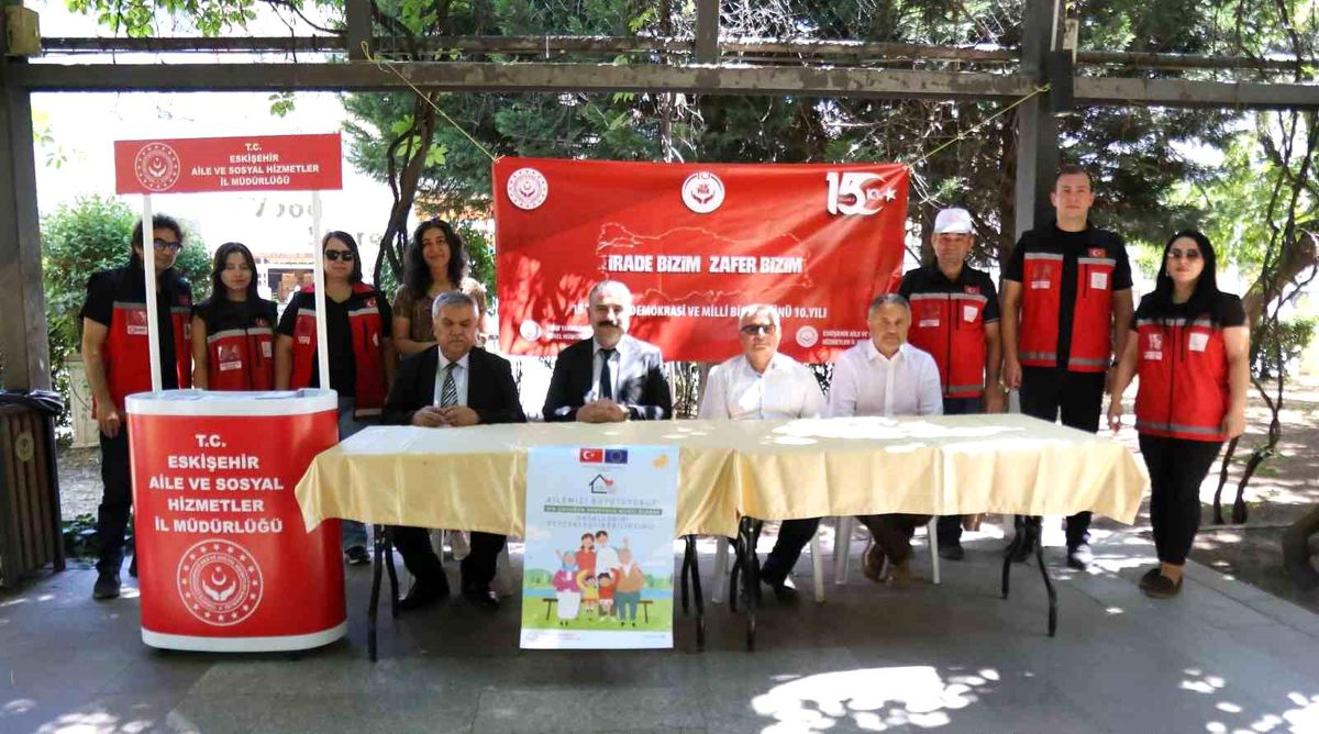 Eskişehir'de "15 Temmuz Resim ve Fotoğraf Sergisi" kapılarını açtı