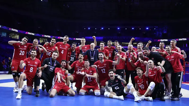 A Milli Erkek Voleybol Takımı, Sırbistan'ı set vermeden geçti