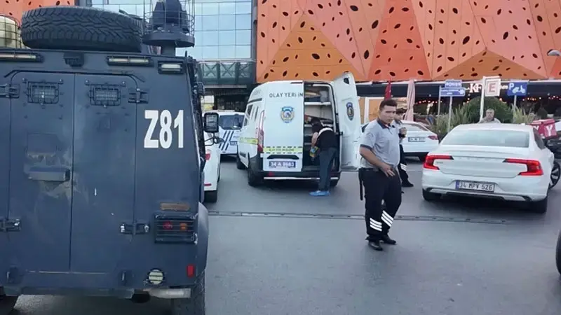Ümraniye'de alışveriş merkezinde silahlı saldırı: 2 yaralı
