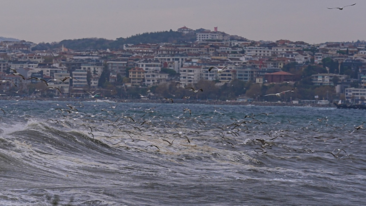 AKOM'dan İstanbul için fırtına uyarısı
