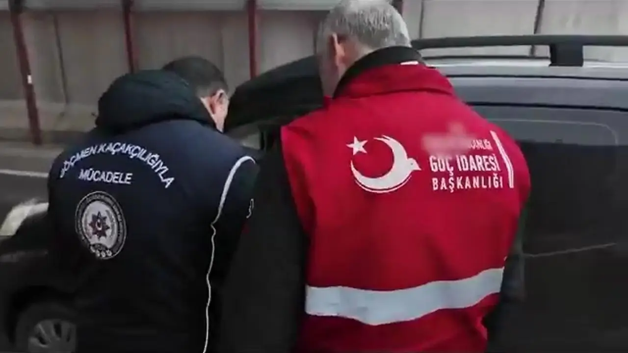 Sınırda kirli ticaret! 24 ilde göçmen kaçakçılarına darbe