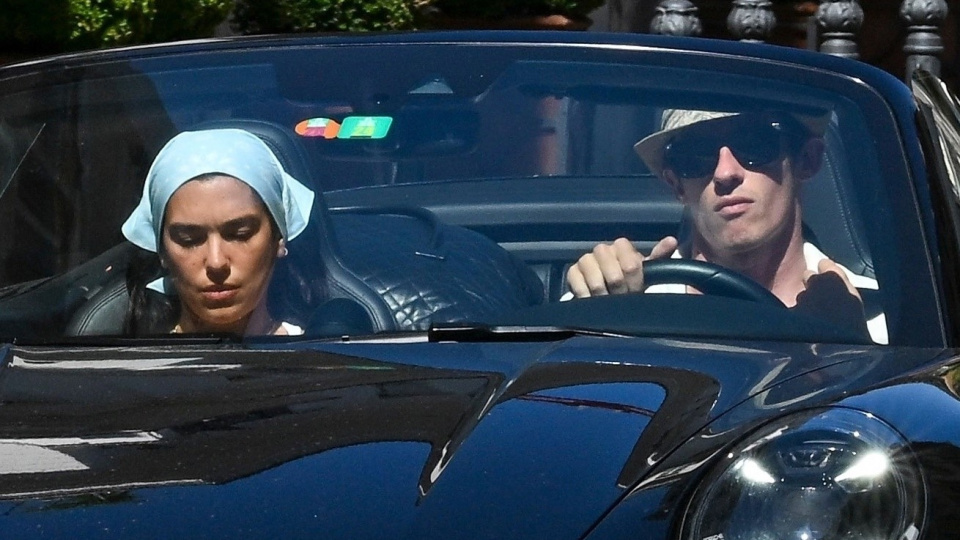 Dua Lipa ve Callum Turner Roma'da balayında
