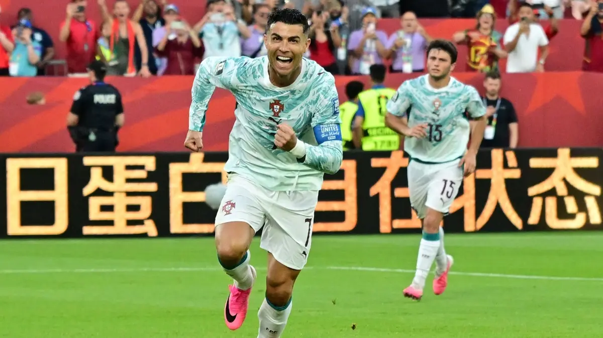 Penaltıdan önce besmele çekti! Ronaldo attığı golle tarihe geçti