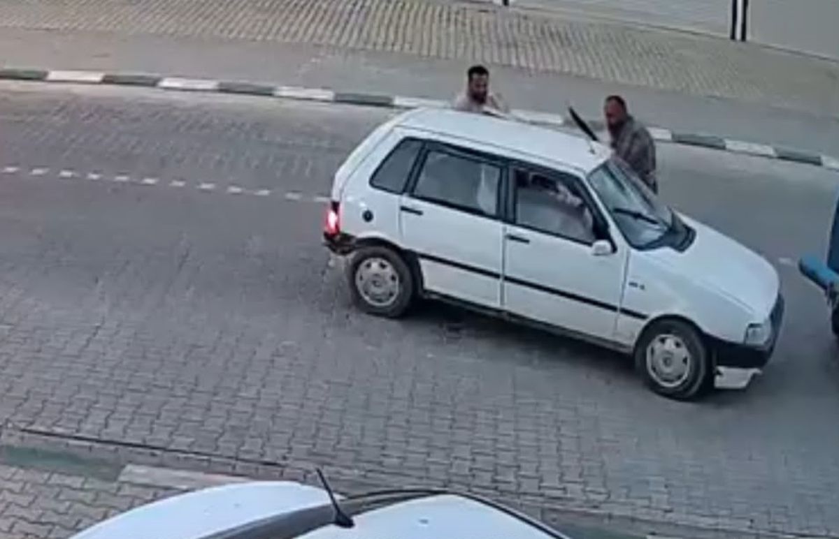 Hatay'da Kuyumcu Kuzenleri Tarafından Demir Çubuklarla Dövüldü