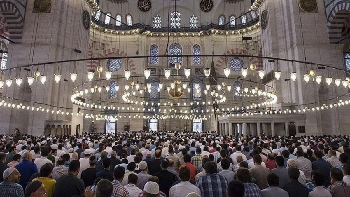 İZMİR CUMA NAMAZI 12 HAZİRAN | İzmir'de Cuma namazı saat kaçta kılınacak?