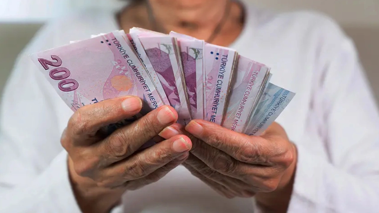 Emekliyi rahatlatacak yarış başladı: Peşin para yatacak ek avantaj da sağlayacak