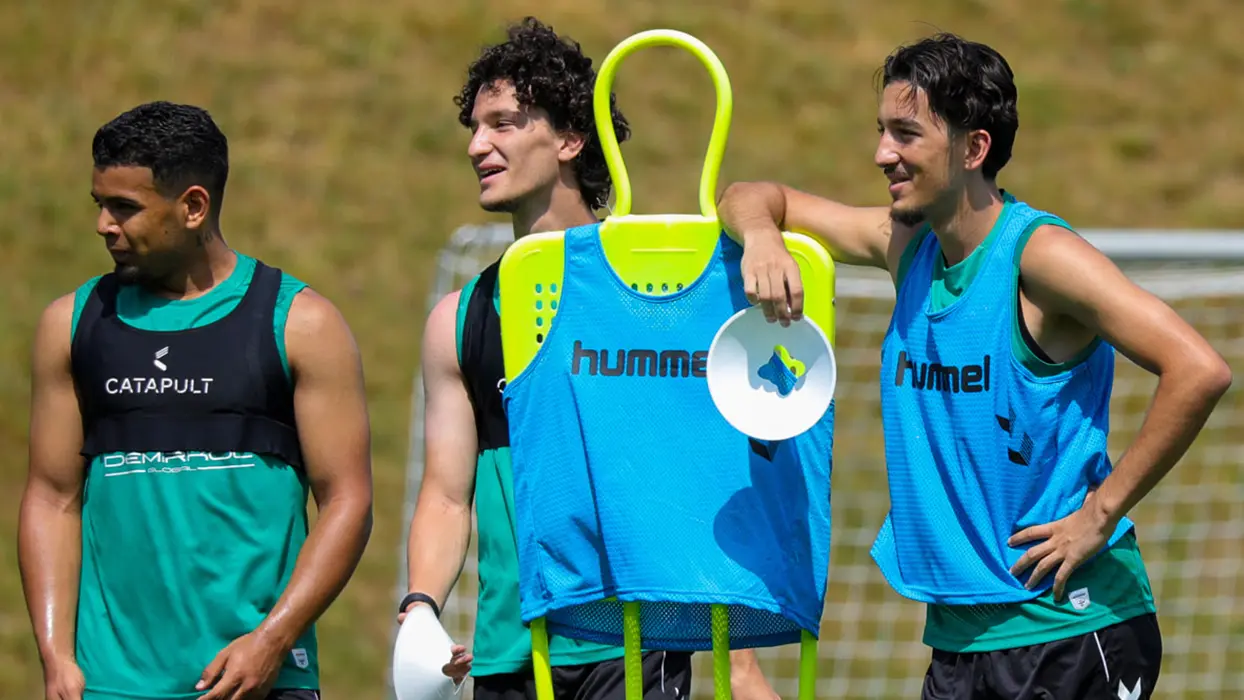 Konyaspor, Slovenya kampında mesaiye devam ediyor