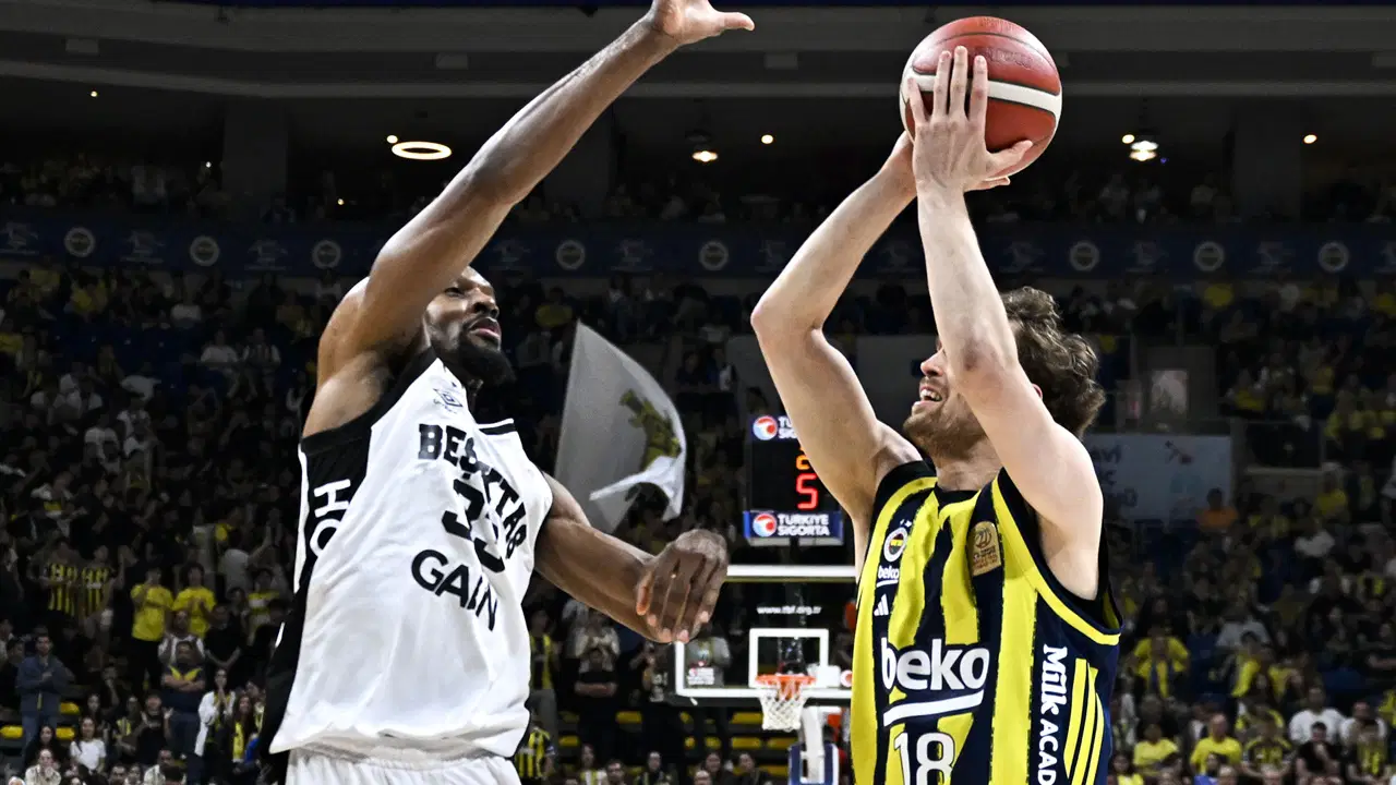 Seriye galibiyetle başladı: Beşiktaş GAİN, Fenerbahçe Beko'yu deplasmanda devirdi