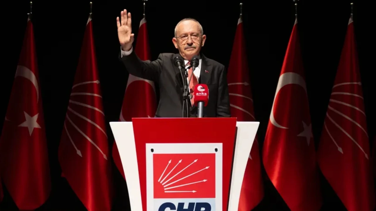 CHP'de ikinci büyük temizlik dalgası: 9 vekilden sonra sıra belediye başkanlarına geldi!
