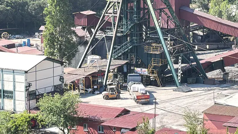 Maden ocağında çıkan yangın 6 gündür sürüyor