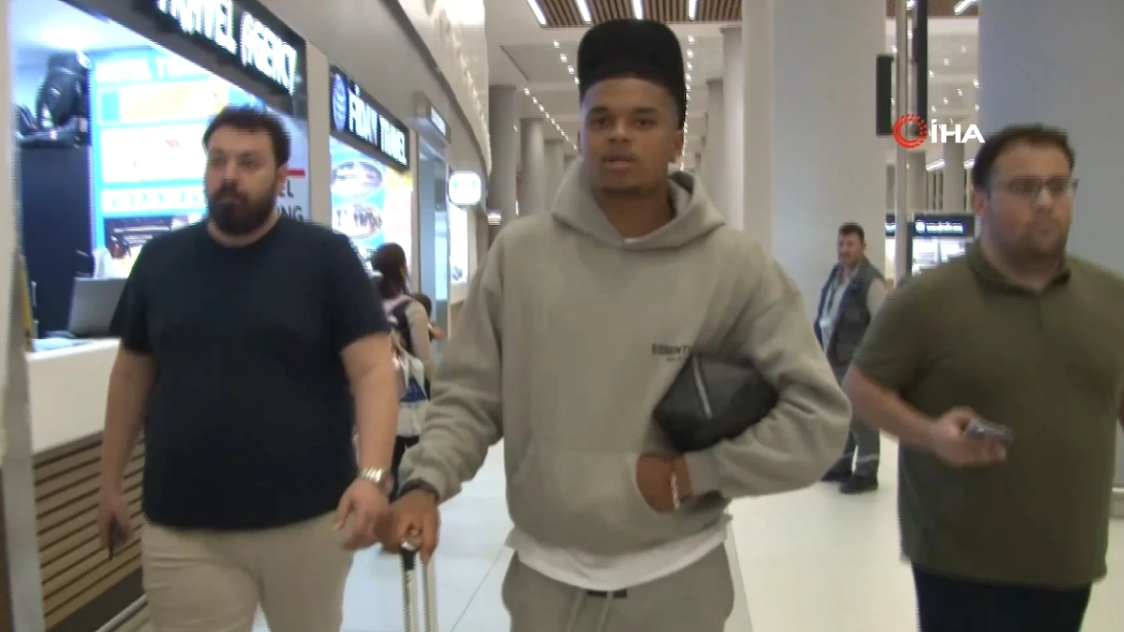 Trabzonspor, Noah Saviolo'yu 8,5 milyon euroya aldı