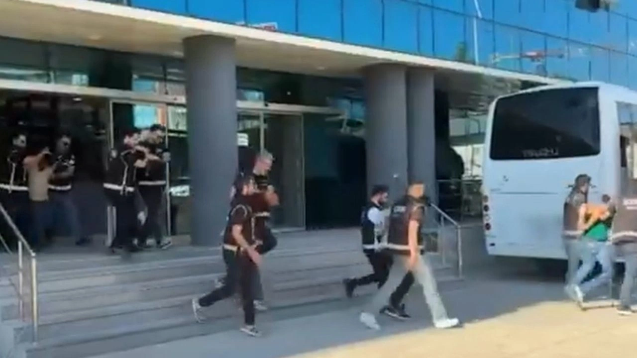 Sokak çeteleri kiracıları da tehdit etmeye başladı! Başka şehirden gelip apartmana kurşun yağdırdılar