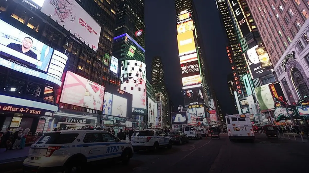 New York'ta panik anları: Times Meydanı'nda silah sesleri duyuldu