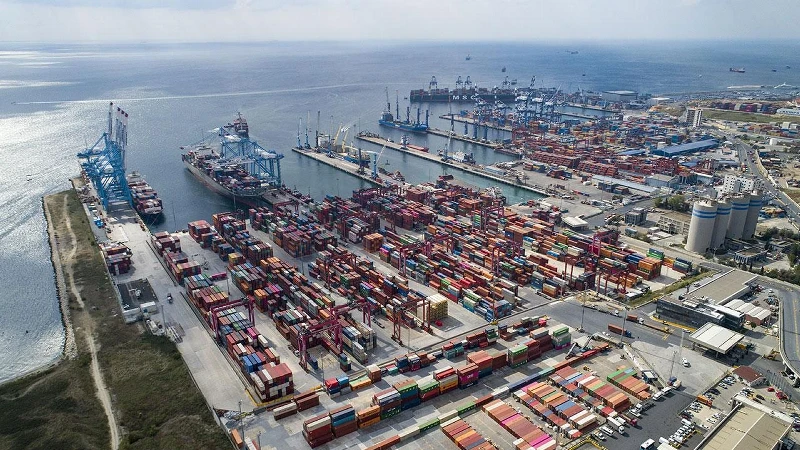 Hürmüz Boğazı krizine rağmen Türk limanları ilk yarıyı büyümeyle kapattı
