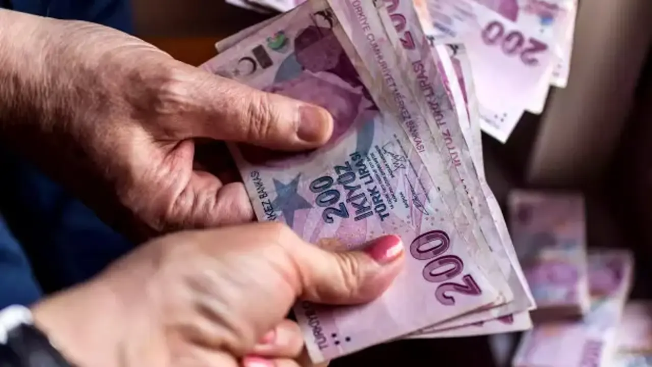 Milyonlarca emekli merakla bekliyordu 3 bin 552 liralık zam kabul edildi