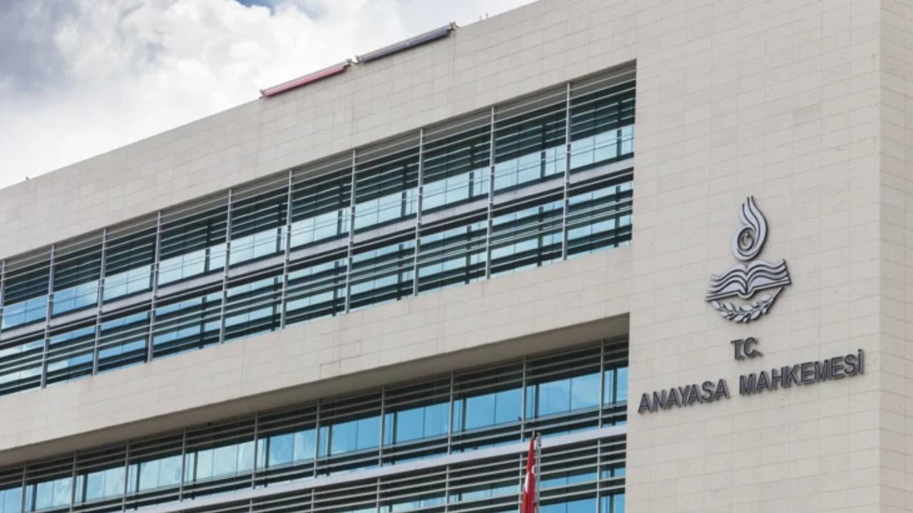 AYM'den CHP kararı: Amblem başvurusu karara bağlandı