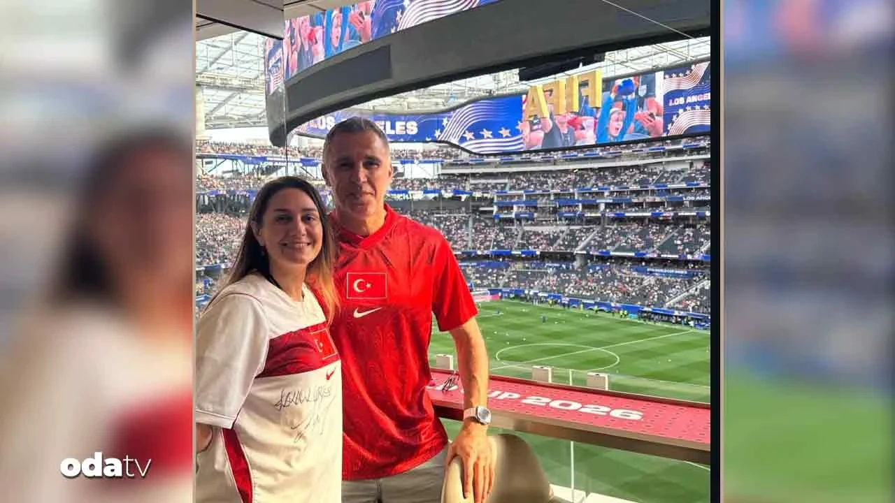 Hakan Şükür tribünden çıktı