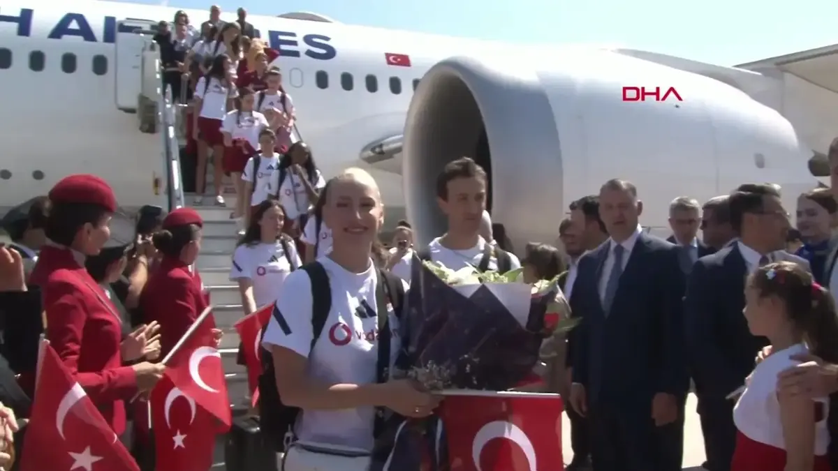 Milletler Ligi kupası Türkiye'de! FİLENİN SULTANLARI YURDA DÖNDÜ