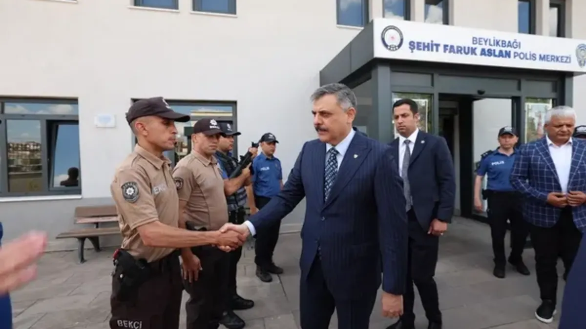Bakan Çiftçi, Kocaeli'de polis ve jandarma personeliyle bir araya geldi