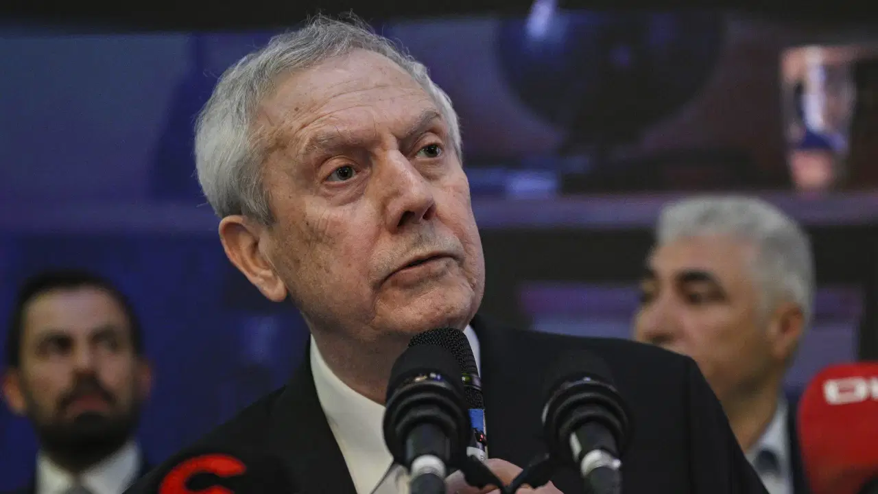 Fenerbahçe'den transfer iddialarına yanıt: 'Tamamen gerçek dışı, dezenformasyon faaliyetleri...'