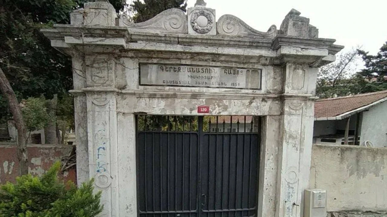 İstanbul'da Ermeni Mezarlığına Saldırı