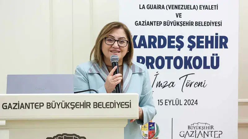 Fatma Şahin, bir maaşını Venezuela'ya bağışladı