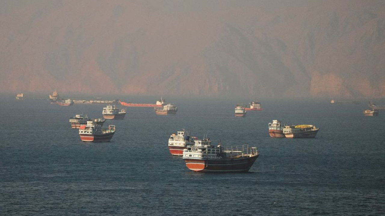 Tahran'dan Hürmüz'de 'rota' resti! Kurallara uymayan tankerler vurulabilir