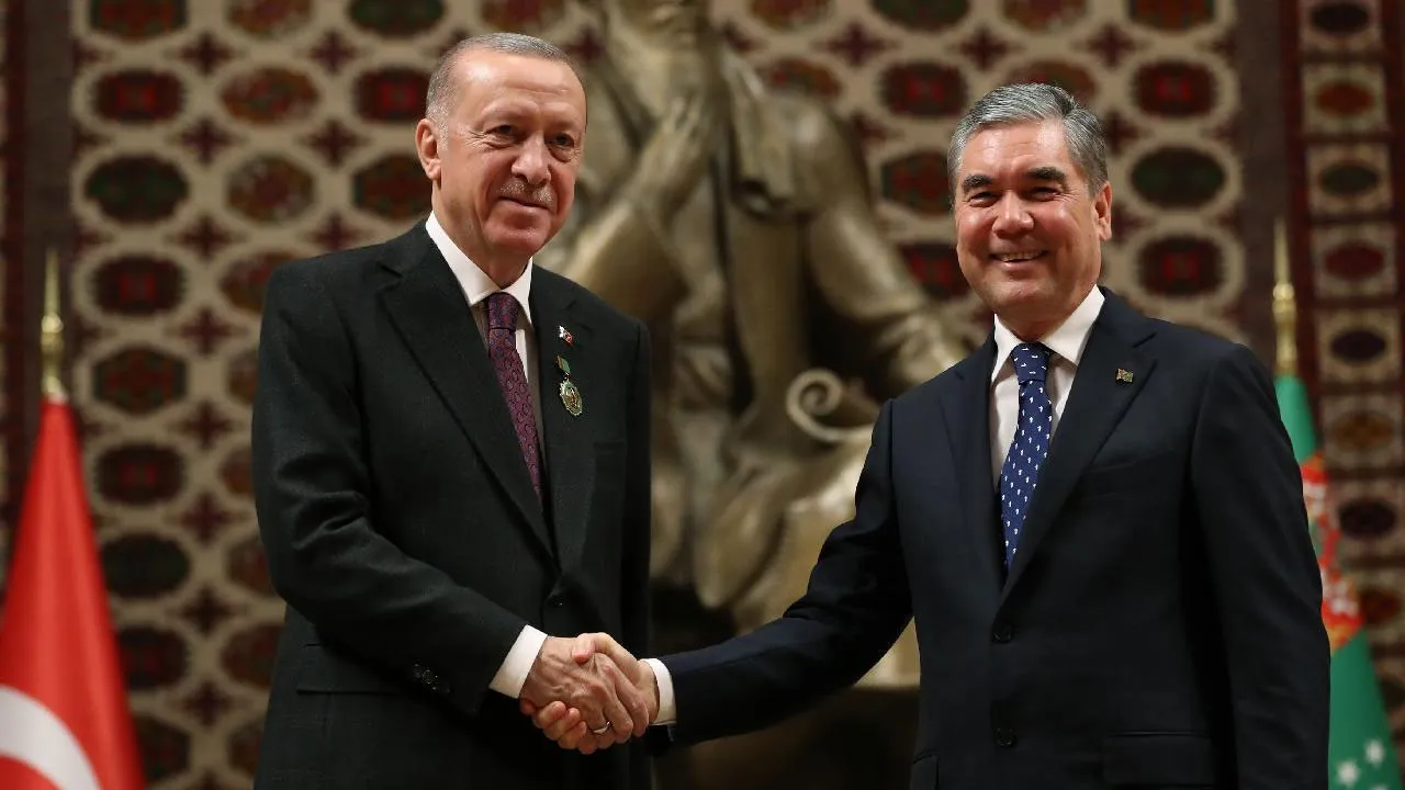 Erdoğan ile Berdimuhamedov telefonda görüştü!