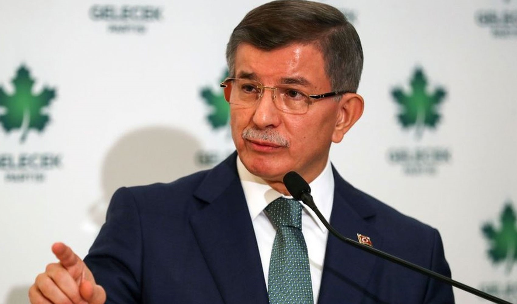 Davutoğlu’ndan Özgür Özel'in kuracağına partiye ilk yorum! 'Yeni bir parti kuruluyorsa...'