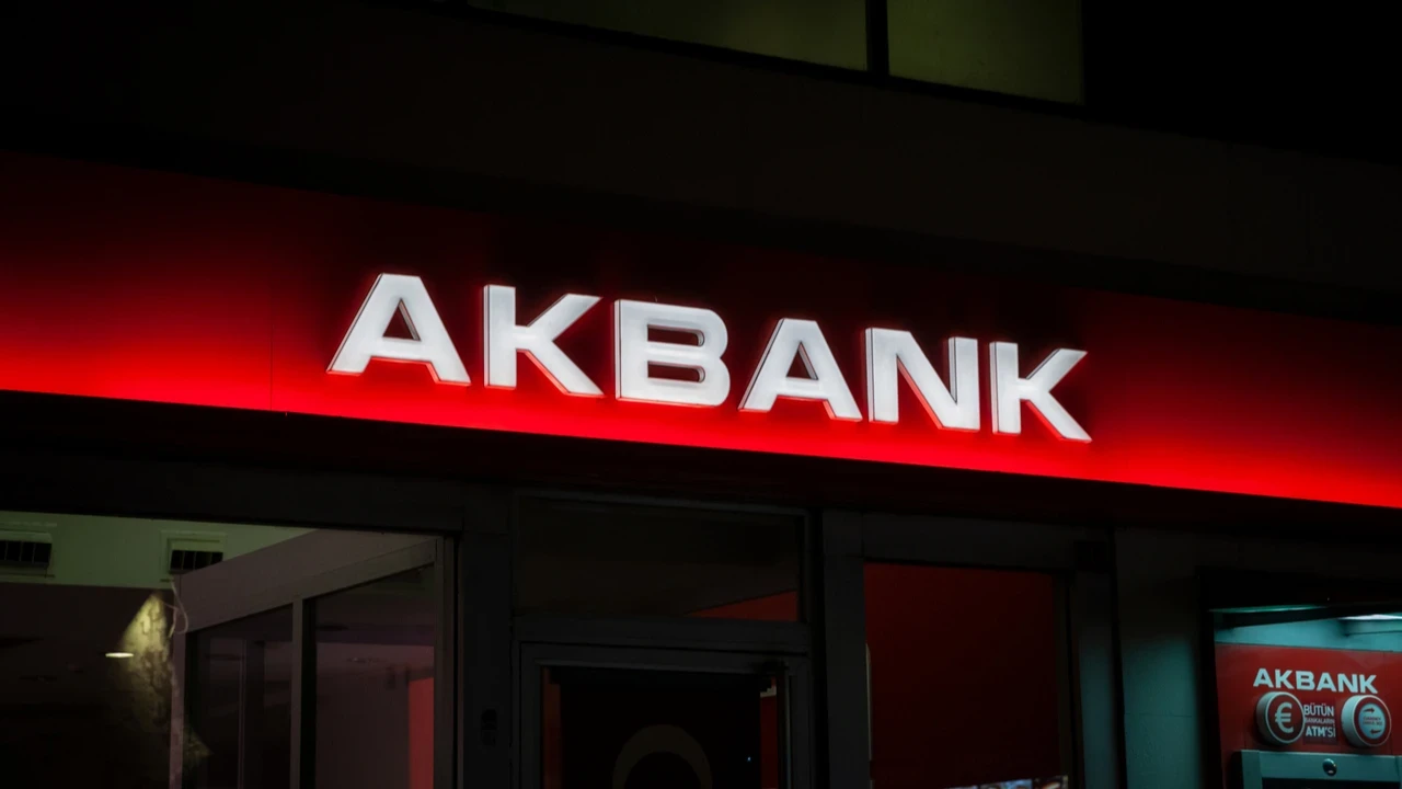Fitch Ratings'den Akbank açıklaması