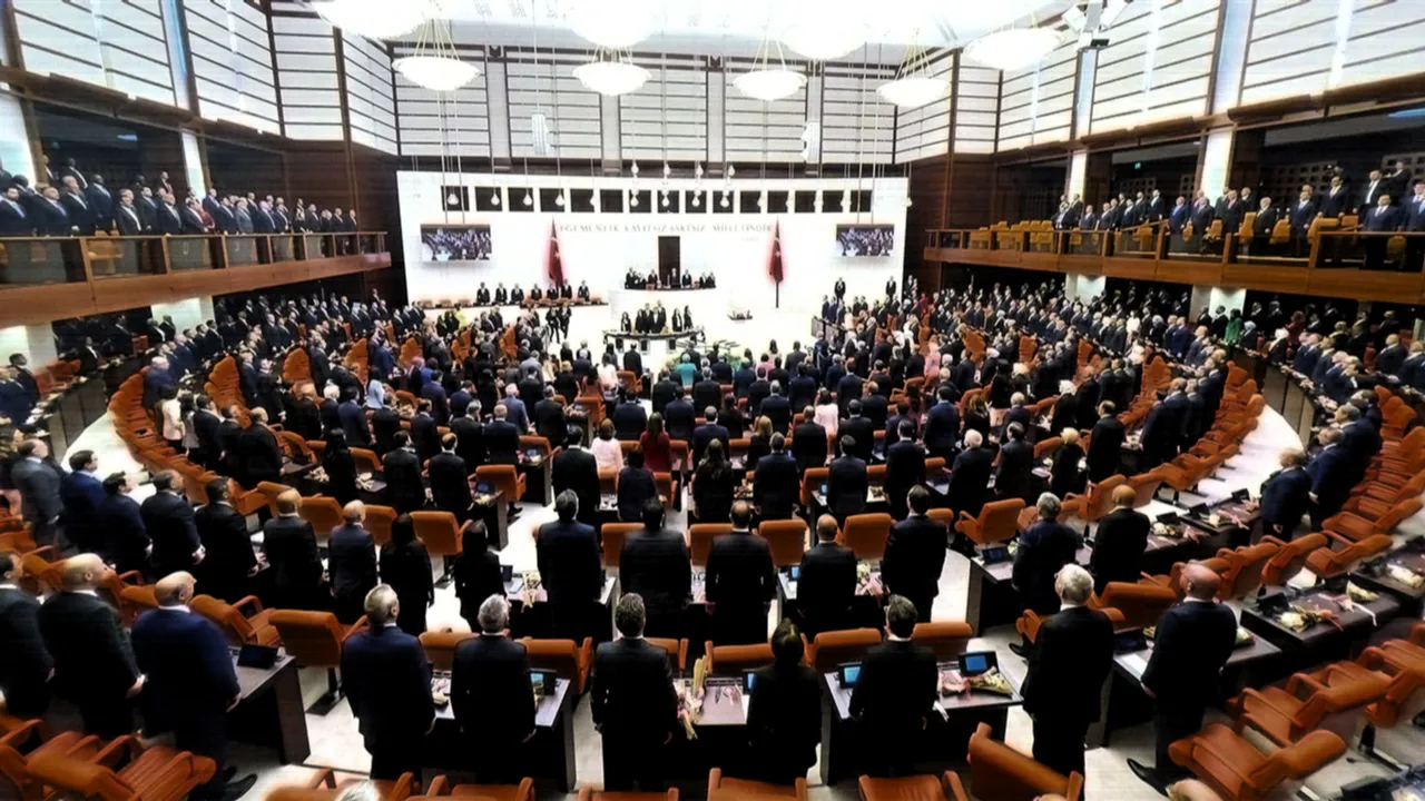 Meclis tatile değil mesaiye hazırlanıyor, gündem yoğun: Siyasetin sıcak dosyaları açılıyor