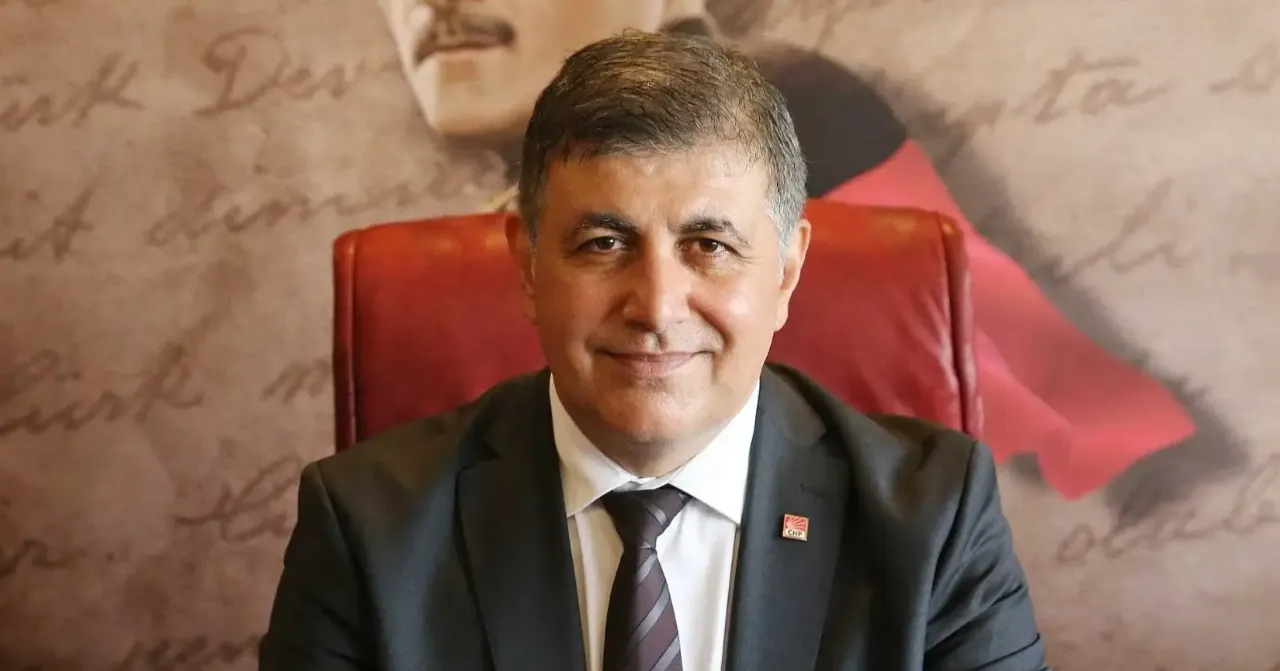 İzmir Büyükşehir Belediye Başkanı Cemil Tugay, CHP'den istifa etti