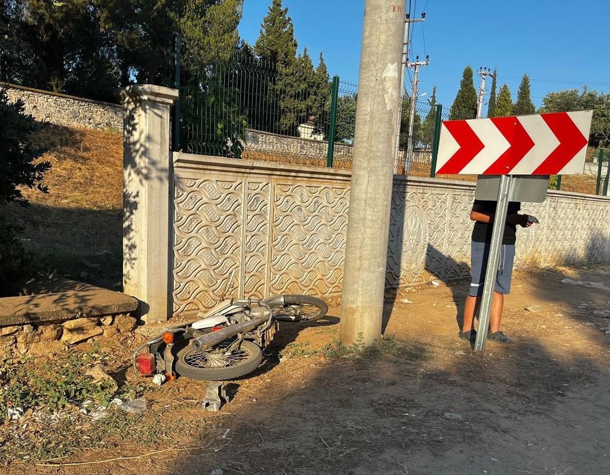 Manisa'da aydınlatma direğine çarpan motosikletin sürücüsü öldü