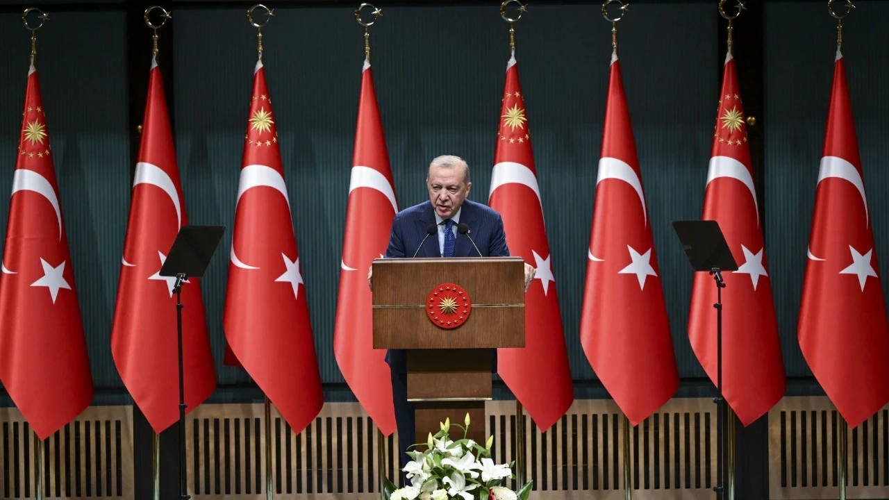 Erdoğan: CHP'deki çatışmanın 'kavgada yumruk sayılmaz' mantığına evrilmesi yanlıştır